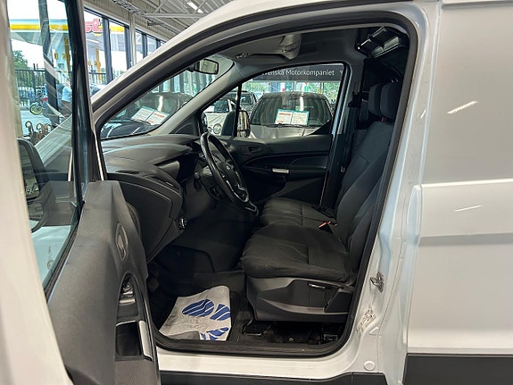 Ford Transit Connect 11 of 19