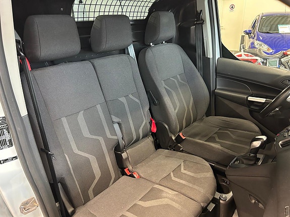 Ford Transit Connect 13 of 19