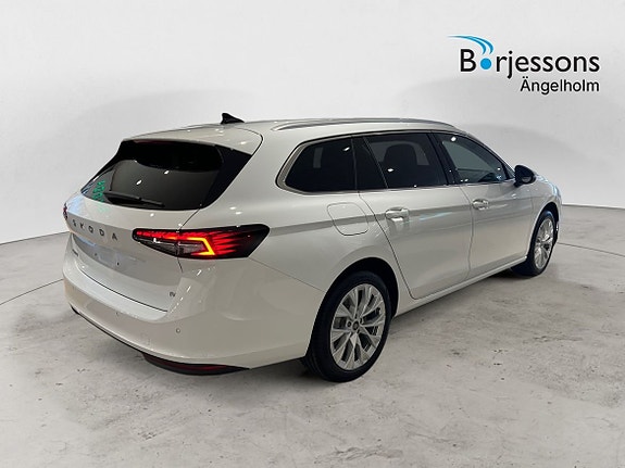 Skoda Superb 3 of 12