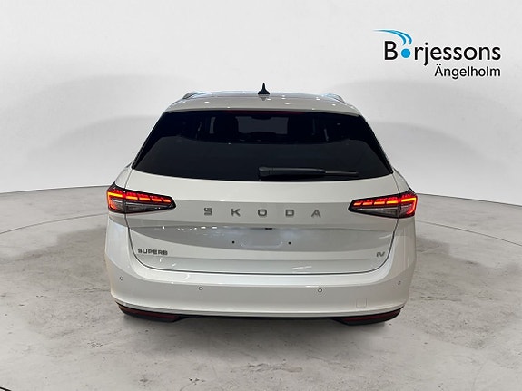 Skoda Superb 4 of 12