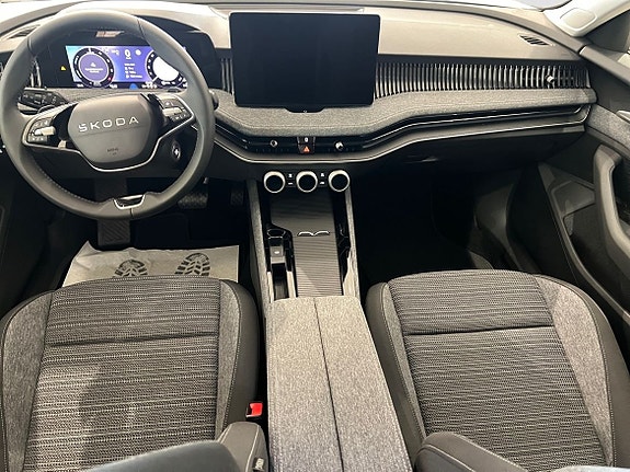 Skoda Superb 8 of 12