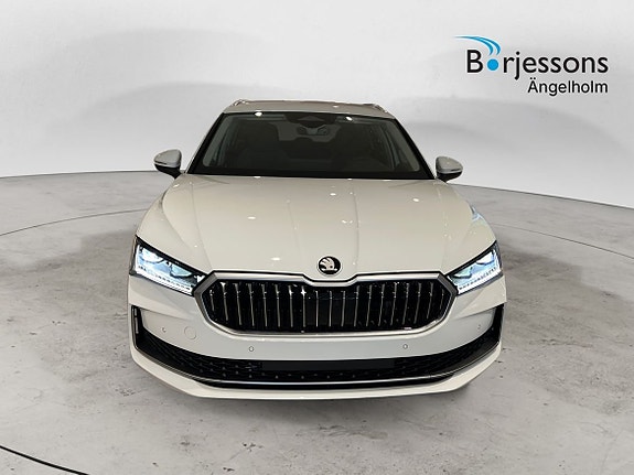 Skoda Superb 5 of 12