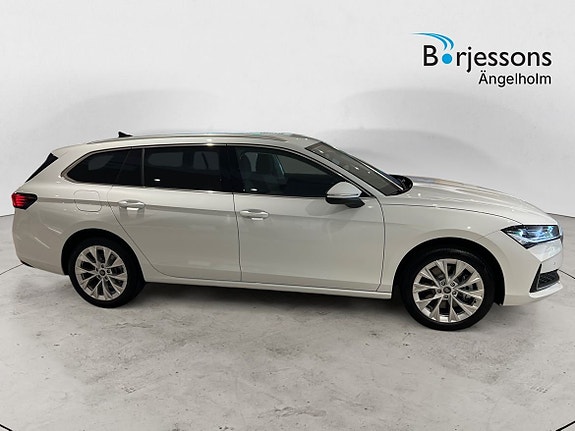 Skoda Superb 2 of 12