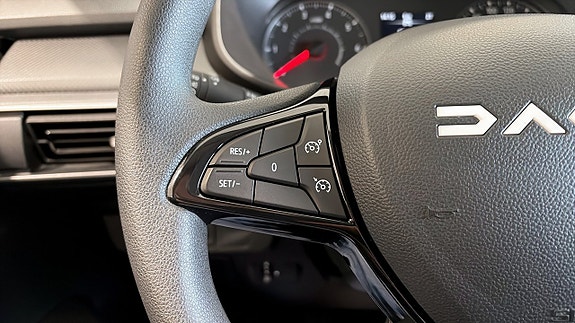 Dacia Sandero 14 of 18