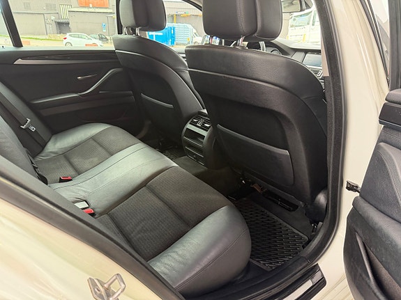 BMW 520d 14 of 17