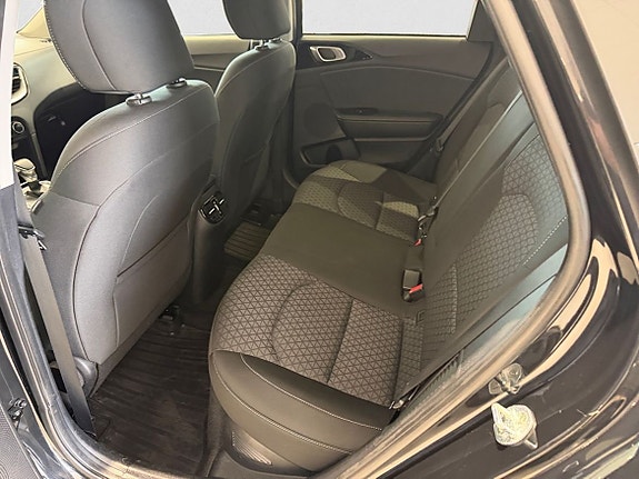 Kia Ceed 10 of 21