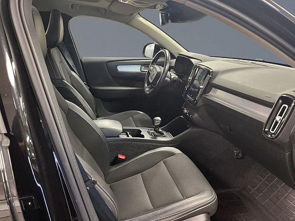 Volvo XC40 7 of 9