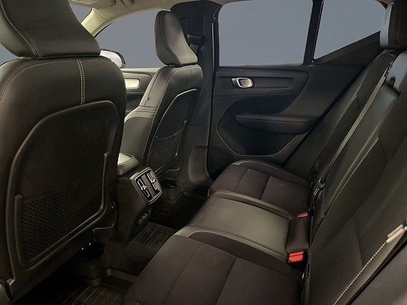 Volvo XC40 8 of 9