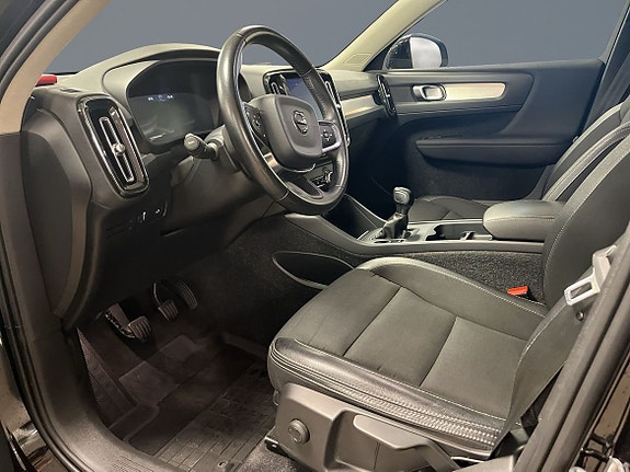 Volvo XC40 6 of 9