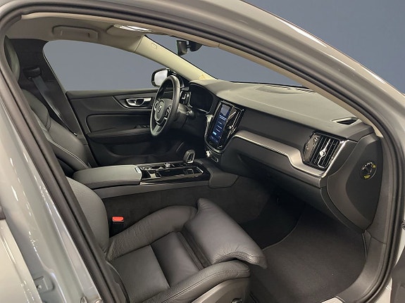 Volvo V60 7 of 13