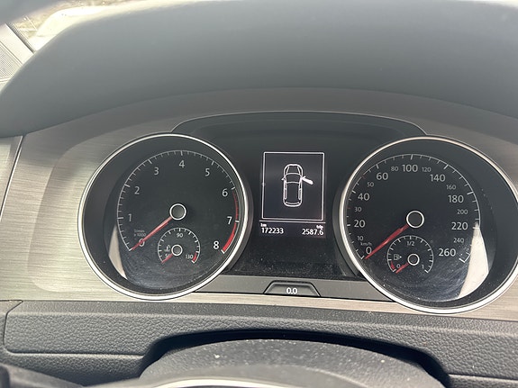 Volkswagen Golf VII 10 of 12