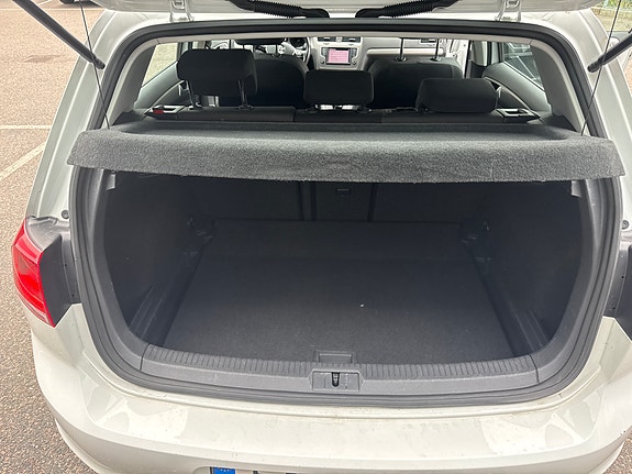 Volkswagen Golf VII 9 of 12