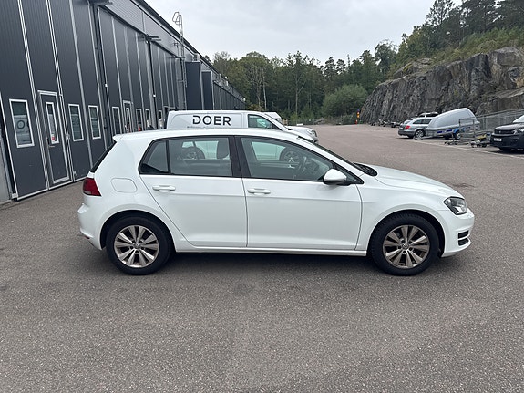 Volkswagen Golf VII 5 of 12