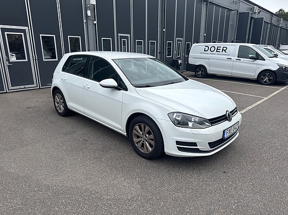 Volkswagen Golf VII 6 of 12