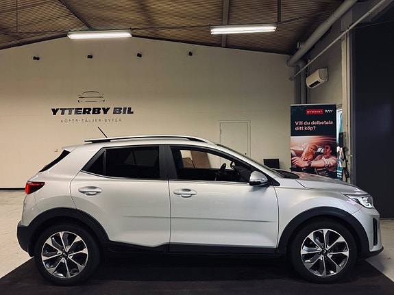 Kia Stonic 2 of 24
