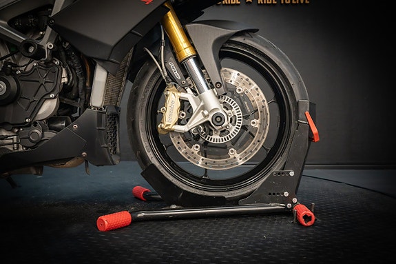 Aprilia Tuono V4 R 1000 20 of 24