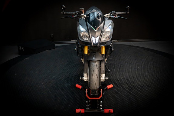 Aprilia Tuono V4 R 1000 8 of 24