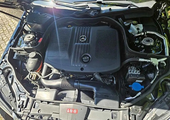 Mercedes-Benz E220 4 of 8