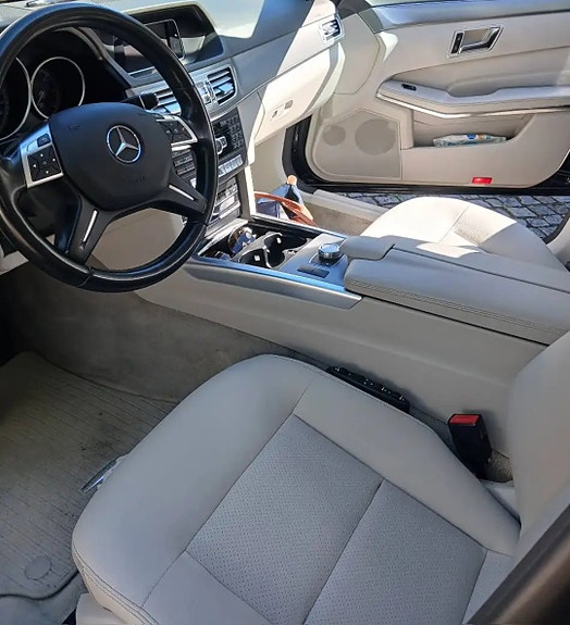 Mercedes-Benz E220 6 of 8