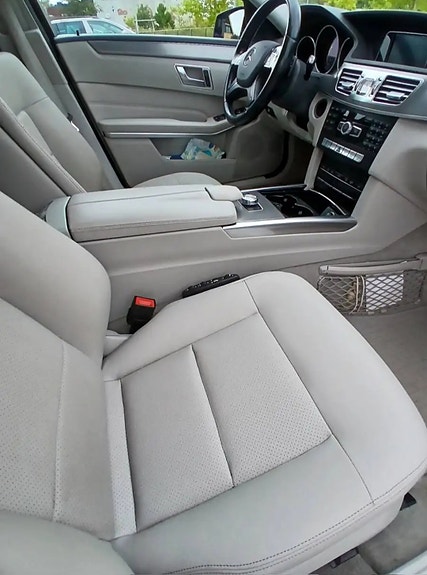 Mercedes-Benz E220 7 of 8