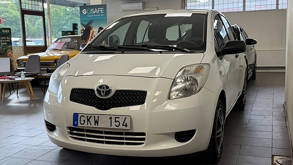 Toyota Yaris 7 of 14