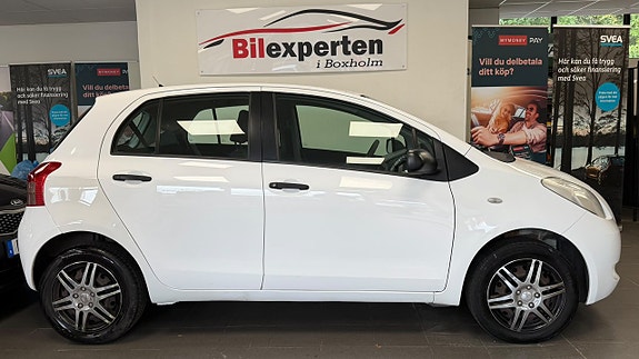 Toyota Yaris 8 of 14