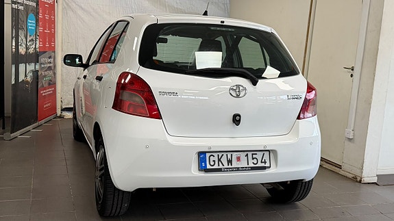 Toyota Yaris 6 of 14