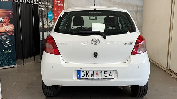 Toyota Yaris 5 of 14