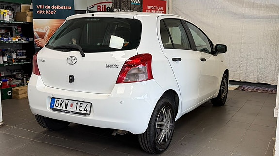 Toyota Yaris 4 of 14