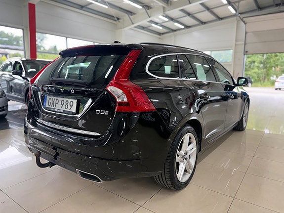 Volvo V60 4 of 16