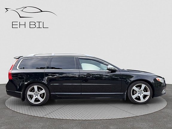 Volvo V70 8 of 17