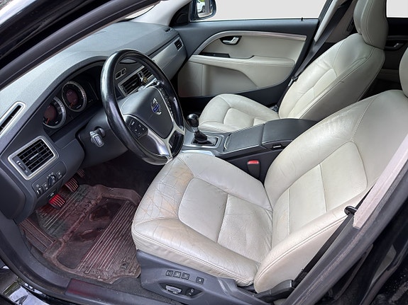 Volvo V70 9 of 17