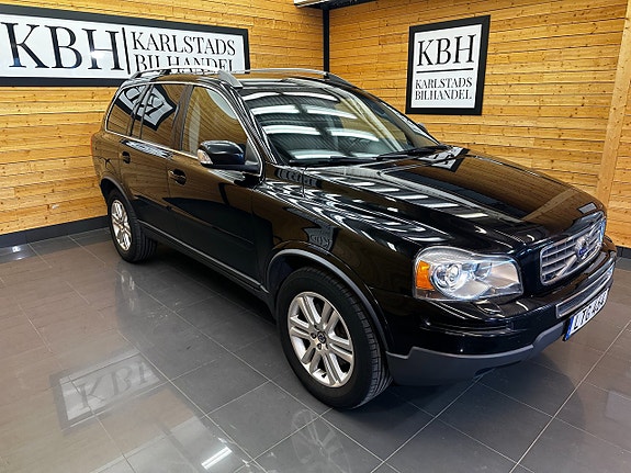 Volvo XC90 8 of 28