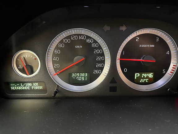 Volvo XC90 28 of 28