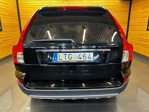 Volvo XC90 5 of 28