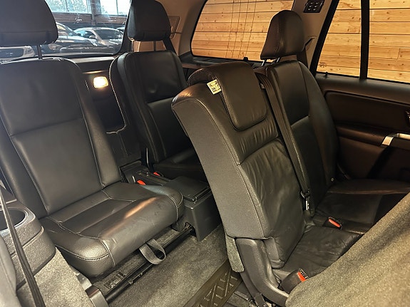 Volvo XC90 23 of 28