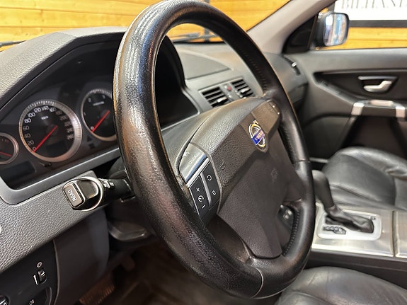 Volvo XC90 11 of 28