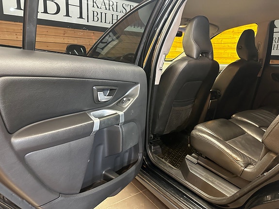Volvo XC90 15 of 28