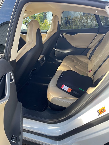 Tesla Model S 7 of 10