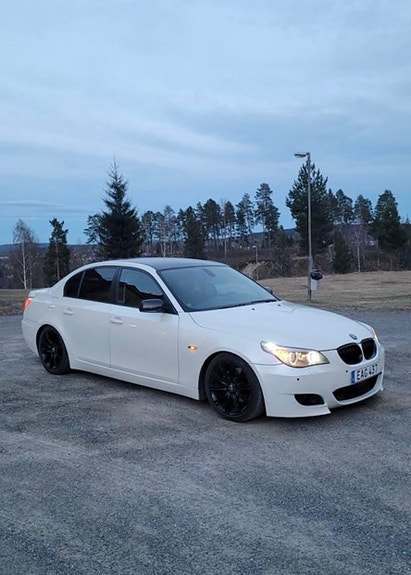 BMW 520d 3 of 6
