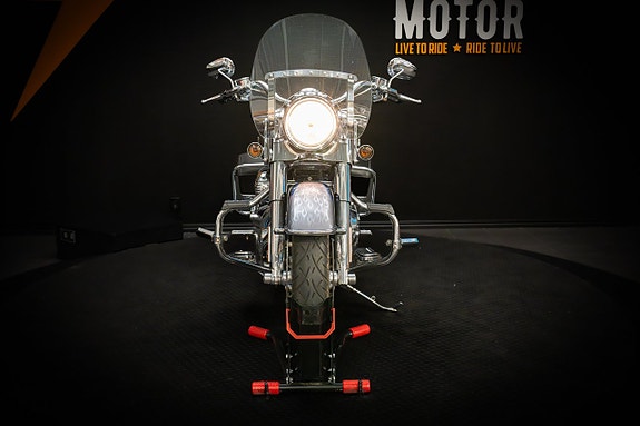Harley-Davidson Road King CVO 110 cui FLHRSE4 8 of 18