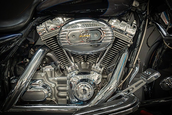 Harley-Davidson Road King CVO 110 cui FLHRSE4 10 of 18