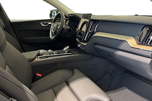 Volvo XC60 23 of 30