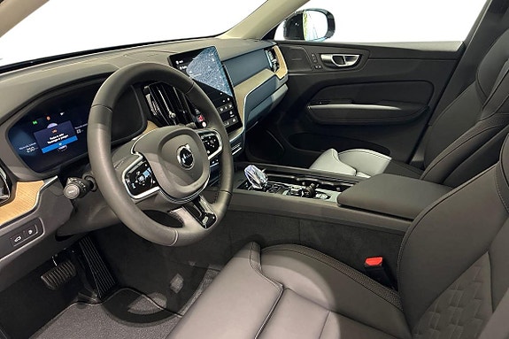 Volvo XC60 11 of 30