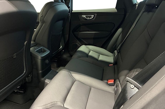Volvo XC60 27 of 30