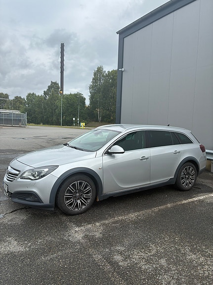 Opel Insignia Country Tourer 2 of 11