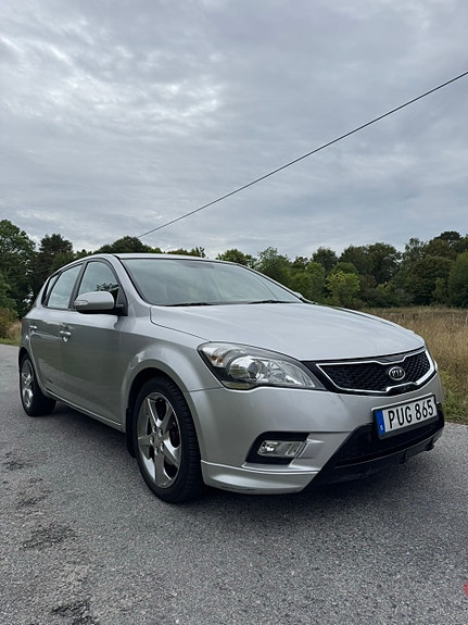 Kia Ceed 2 of 11