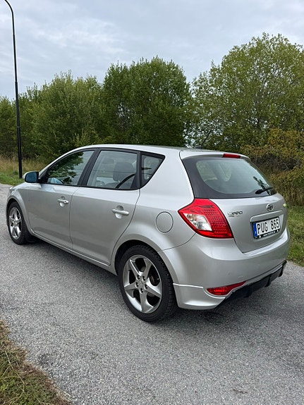 Kia Ceed 3 of 11