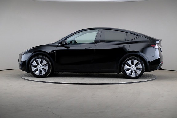 Tesla Model Y 4 of 28
