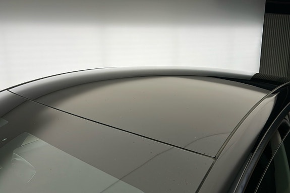 Tesla Model Y 18 of 28